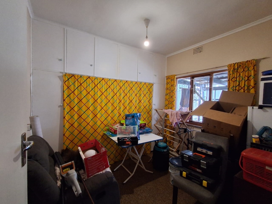 To Let 3 Bedroom Property for Rent in Churchill Estate Western Cape